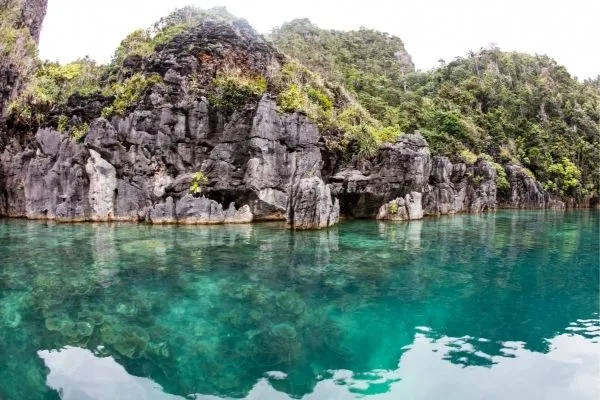 gua tersembunyi di raja ampat